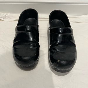 Women’s black dansko size 38